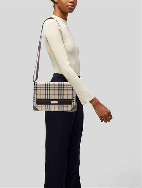 burberry nova check shoulder bag price
